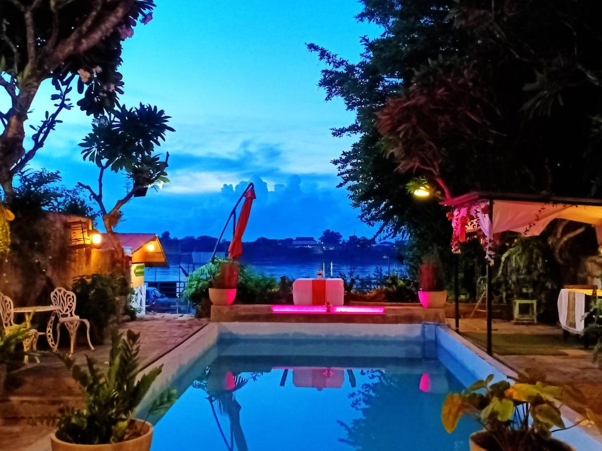 Sofa Gallery Hotel Nong Khai Exterior photo