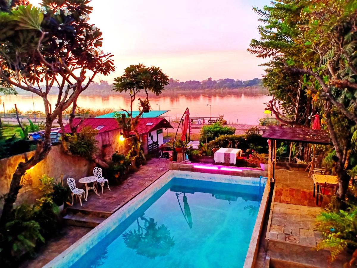 Sofa Gallery Hotel Nong Khai Exterior photo
