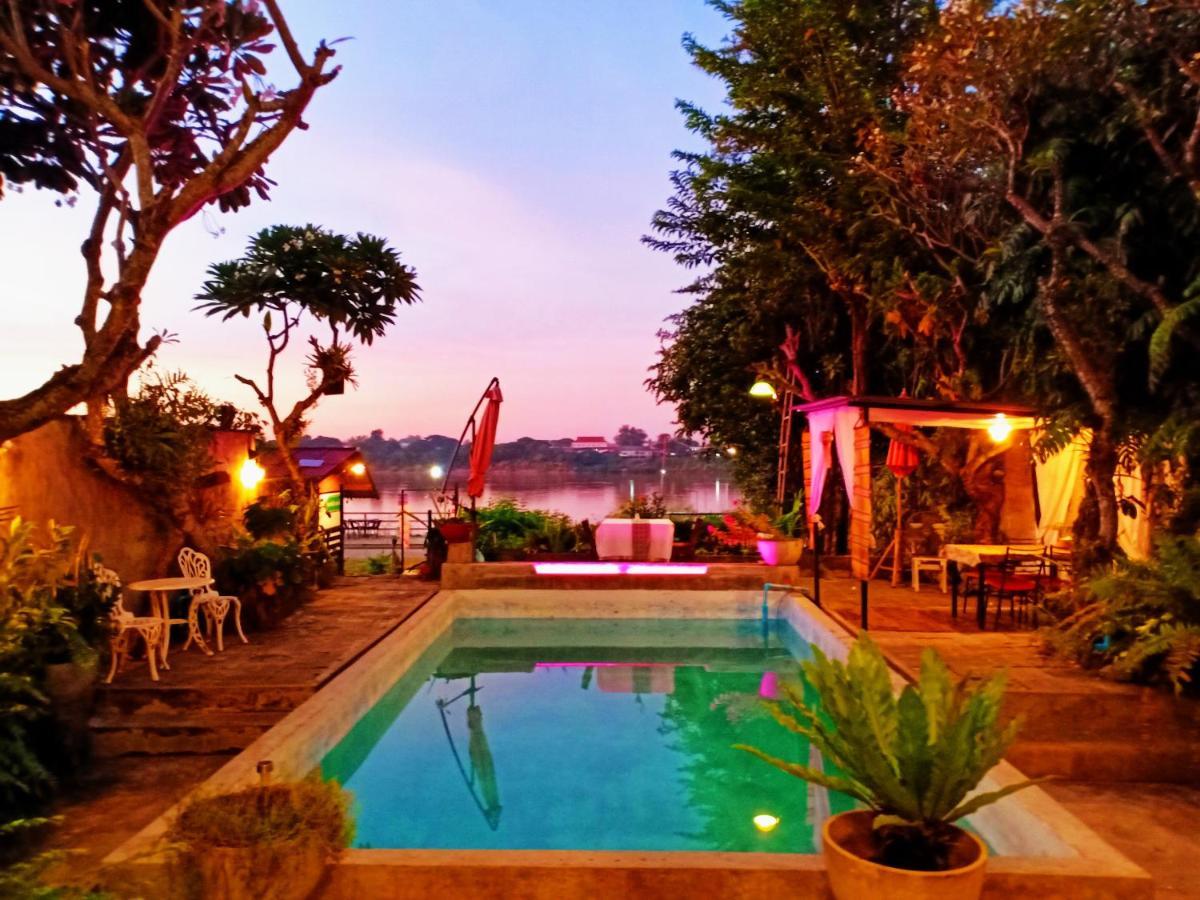 Sofa Gallery Hotel Nong Khai Exterior photo