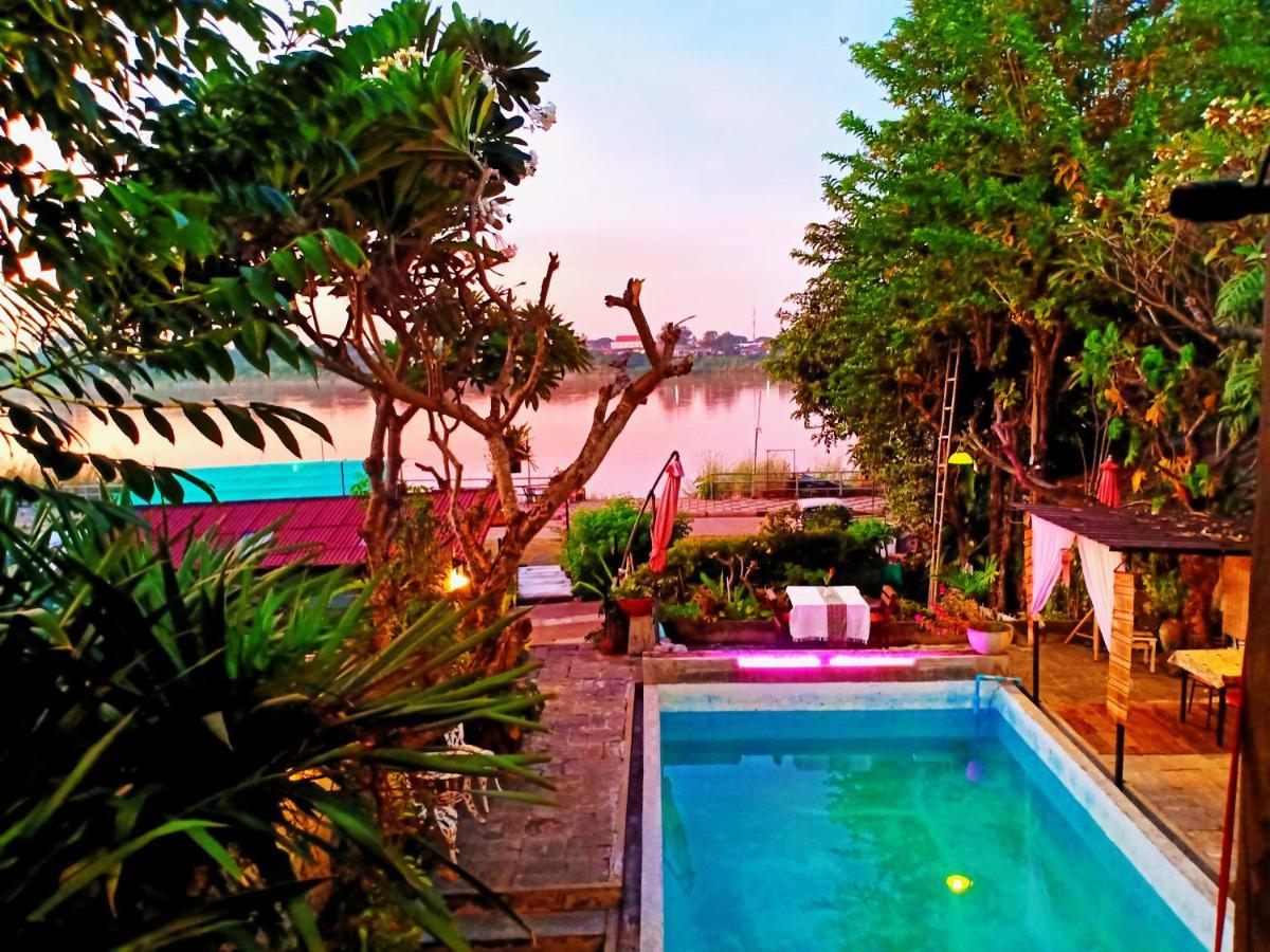 Sofa Gallery Hotel Nong Khai Exterior photo